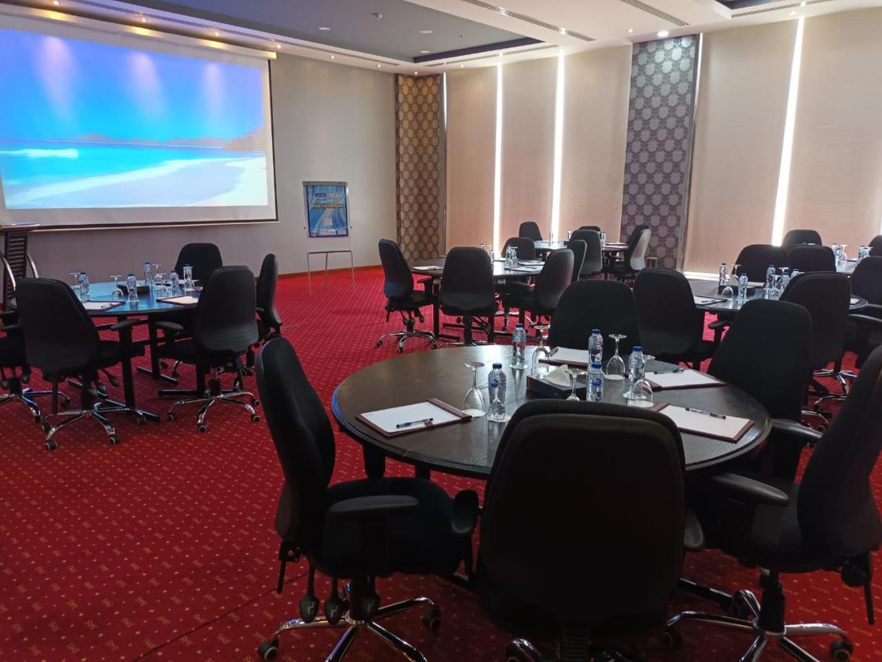 Warwick Al Jubail Hotel Zewnętrze zdjęcie