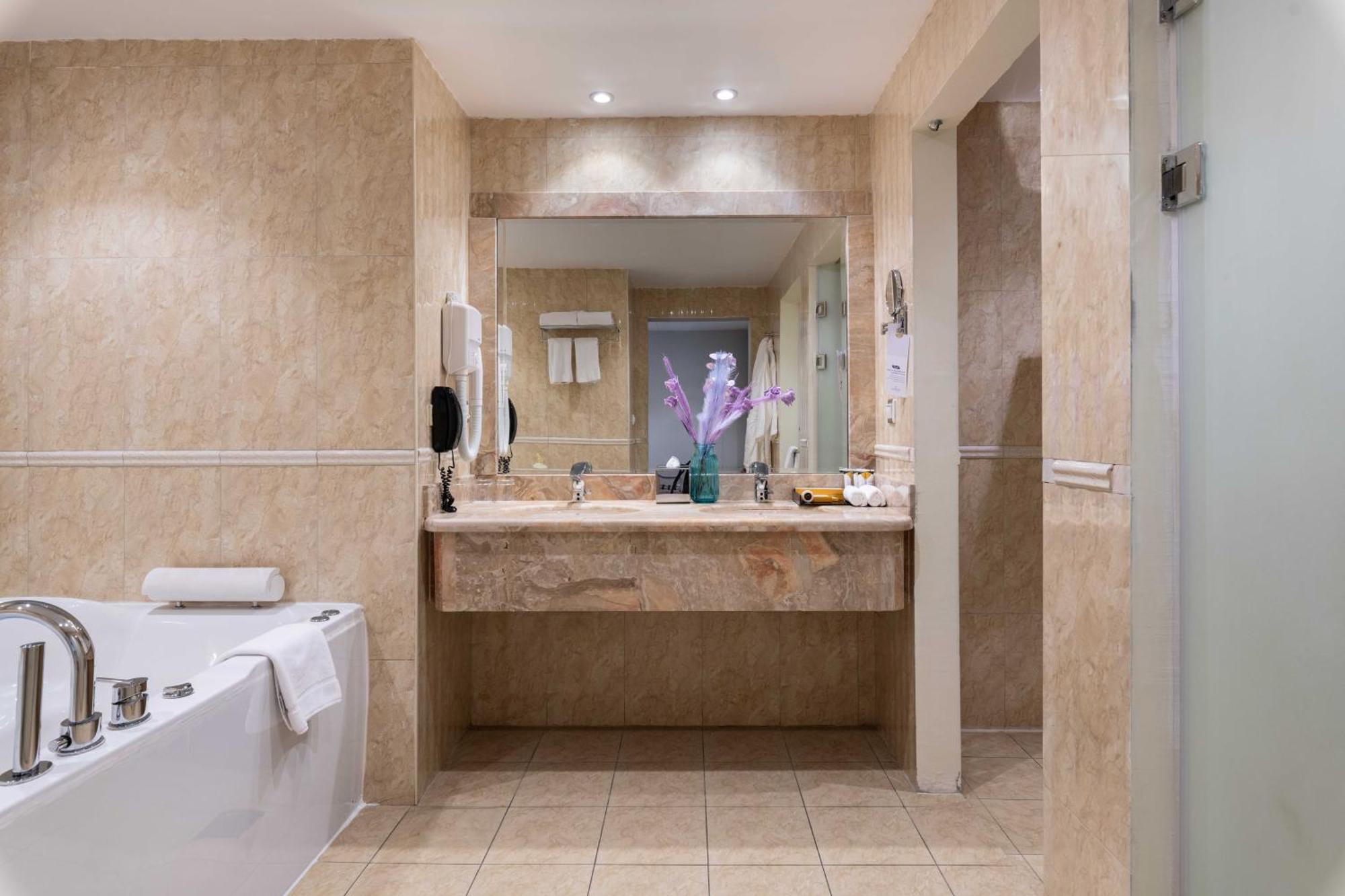 Warwick Al Jubail Hotel Zewnętrze zdjęcie